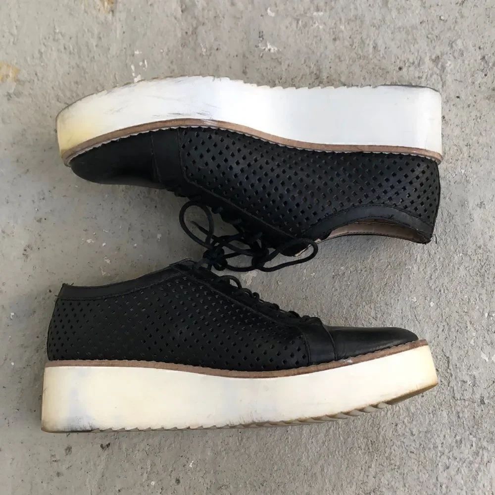 Prune perforated leather Platforms